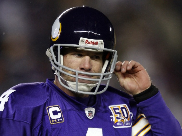 Sponsors Wrangler, Snapper stick with Brett Favre