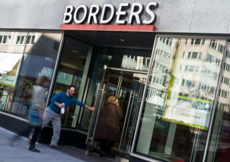 Image: People enter a Borders bookstore in Wash