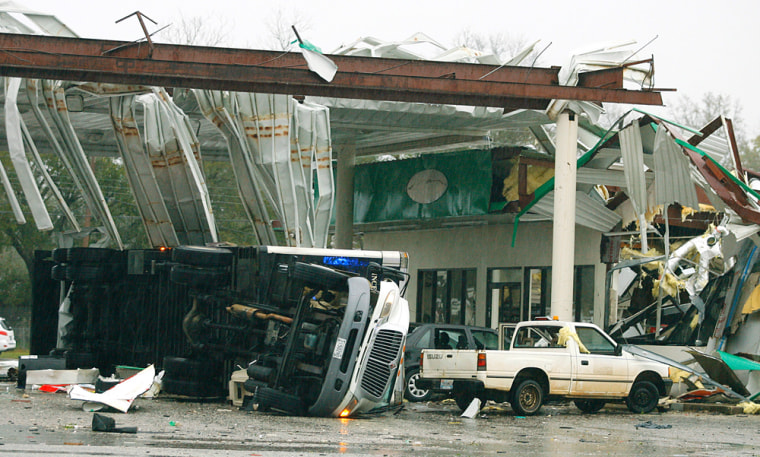 Image: Tornado damage