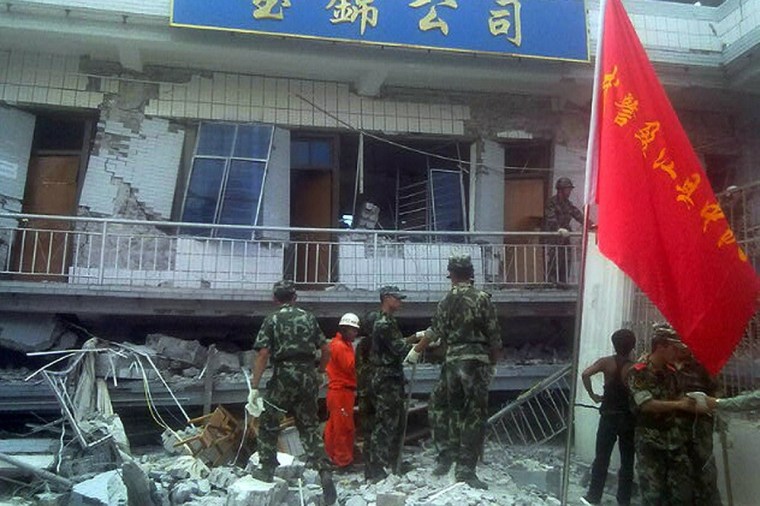 Image: 5.8 Earthquake In SW China Kills Tens And Injures Hundreds