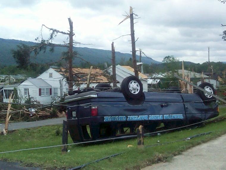 Image: Tornado damage