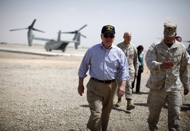 Image: US Secretary of Defense Gates visits Afghanistan