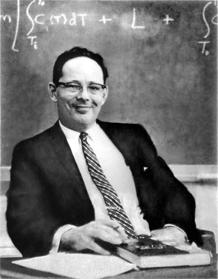 Image: Ettinger in classroom