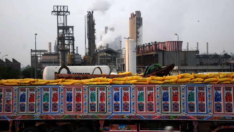 Image: Pakarab fertilizer factory in Multan, Pakistan