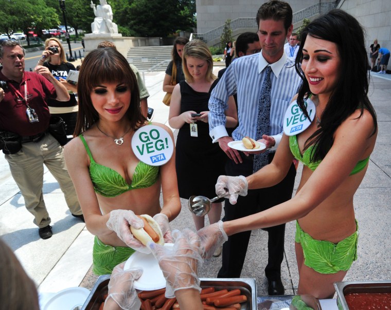Image: PETA(People for the Ethical Treatment of Animals) \"Lettuce Ladies\"