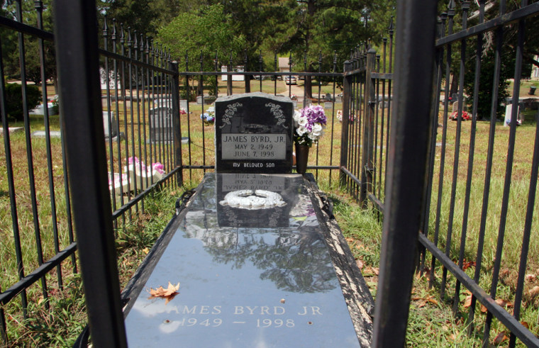 Image: Gravesite of James Byrd, Jr.