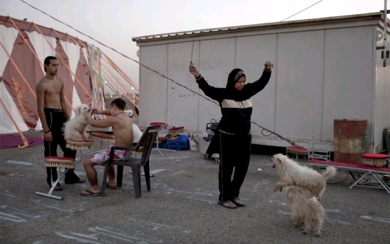 Image: Circus performers rehearse in Baghdad