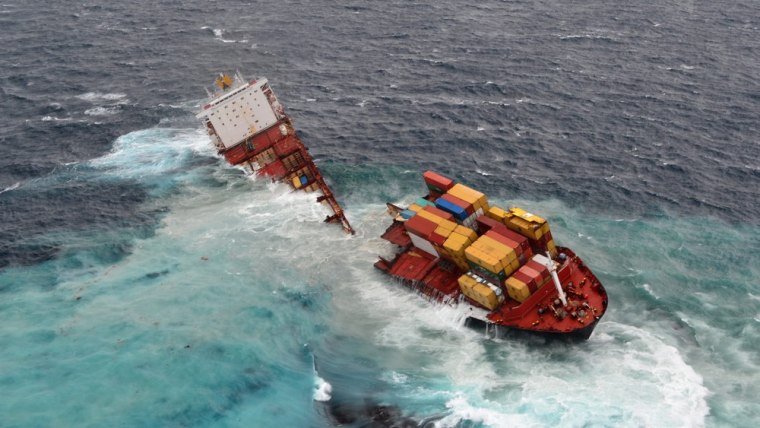 Image: Cargo ship Rena after its hull split into two