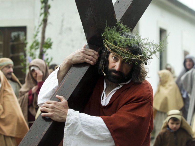 Image: Ourem celebrates the passion, death and resurrection of Jesus Christ re-enacting the Via Sacra