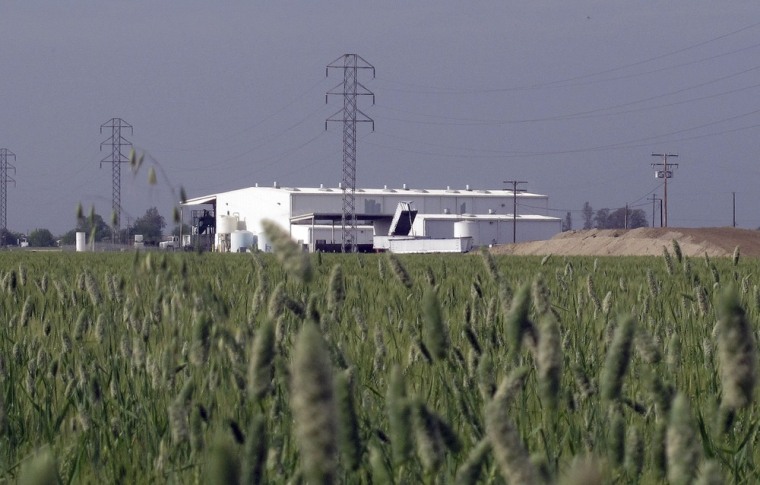 Image: This Tuesday, April 24, 2012, photo shows an exterior view of Baker Commodities transfer station, where a cow with mad cow disease was discovered, in Hanford, Calif.