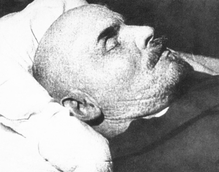 Image: Lenin on deathbed