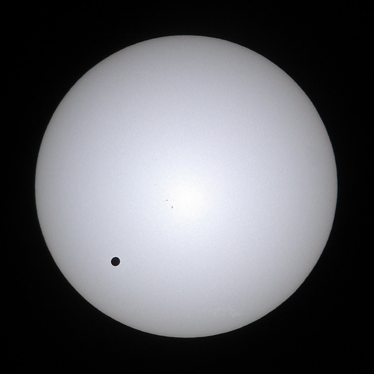 Image: Venus' silhouette as it crosses face of sun