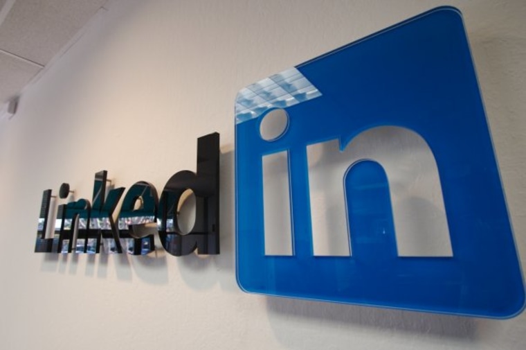 LinkedIn is having trouble alerting members affected by the recent password theft.