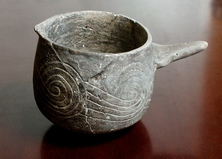 Residents of Cahokia, a massive pre-Columbian settlement near the confluence of the Missouri and Mississippi rivers, consumed "black drink" from special pottery vessels like this one.