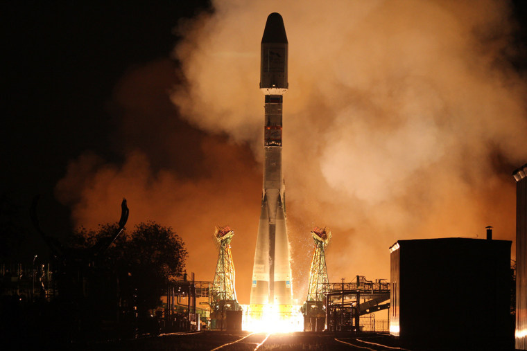 Metop-B was launched Monday from Baikonur in Kazakhstan. The Soyuz rocket lifted off at 18:28 CEST. Carrying a suite of sophisticated instruments, Metop-B will ensure the continuity of the weather and atmospheric monitoring service provided by its predecessor Metop-A, which has been circling the globe from pole to pole, 14 times a day, since 2006.