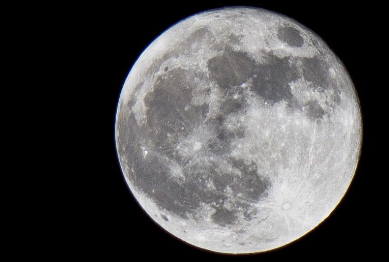 Space.com reader Sergio Estupinan Vesga sent in this photo of the full moon taken from Washington, D.C., on Nov. 28.