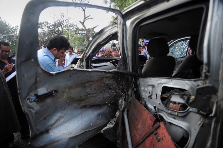 Image: Bombing in Karachi which killed President Zardari's security personnel