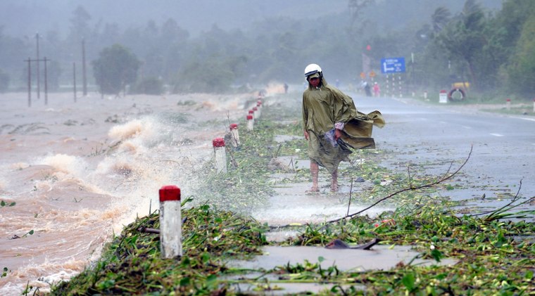 Image: Typhoon Ketsana hits Vietnam