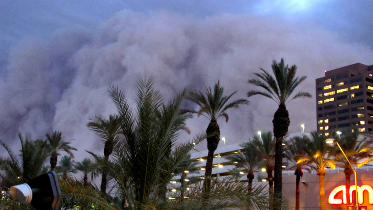 Image: A dust storm rolls into downtown Phoenix