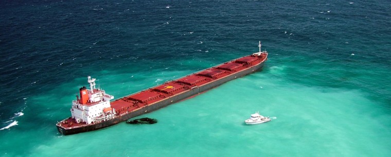 Image: Leaking tanker near Australia