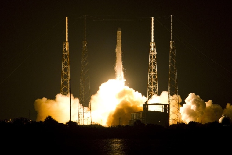 Image: The SpaceX Falcon 9 test rocket lifts off from Space Launch Complex 40 at the Cape Canaveral Air Force Station in Cape Canaveral