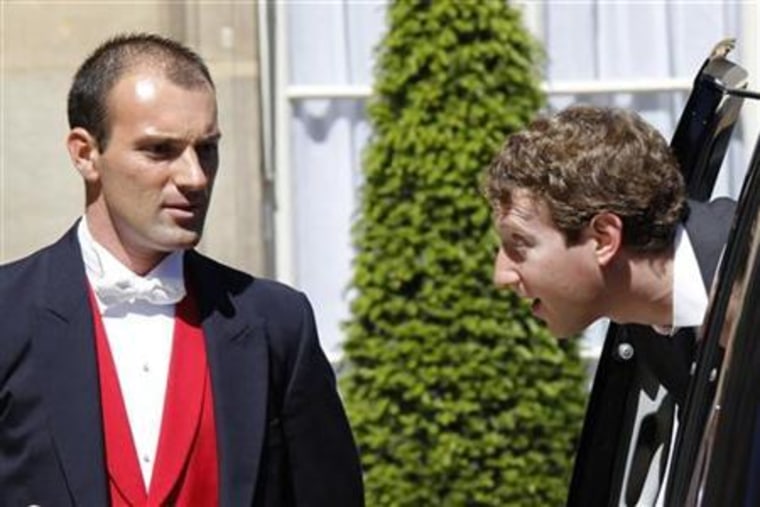 Facebook CEO Mark Zuckerberg arrives for a meeting at the Elysee Palace in Paris May 25, 2011. 