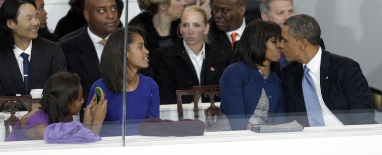 Image: Michelle Obama, Malia Obama, Sasha Obama, Barack Obama