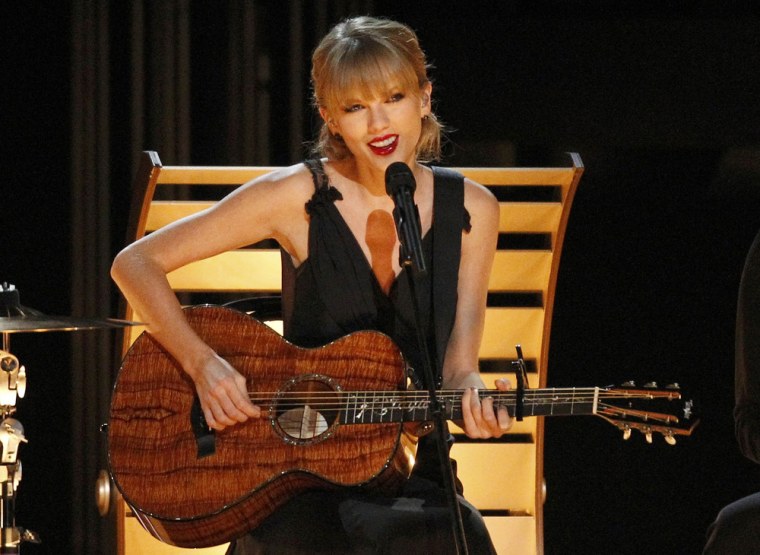 Image: Taylor Swift performs \"Red\" at the 47th Country Music Association Awards in Nashville