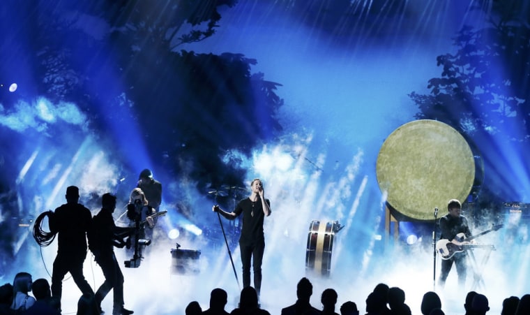 Image: Imagine Dragons performs a medley at the 41st American Music Awards in Los Angeles