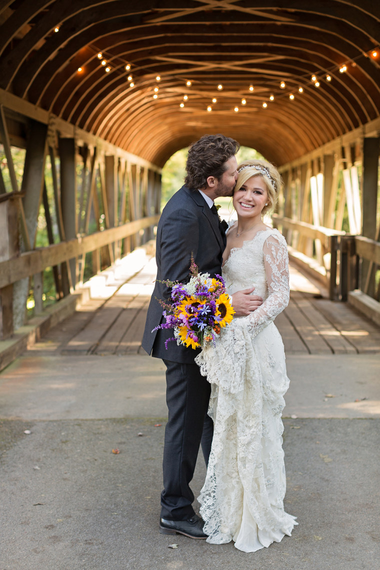 Kelly Clarkson has tied the knot with her fiance Brandon Blackstock; the singer and music manager wed in Tennessee on Sunday, Oct. 20. Credit: ArchetypeStudioInc.com