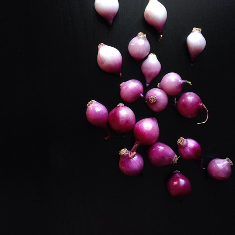 Peeled pre-pickled pearl onion gradients. That's alotta P's. #foodgradients