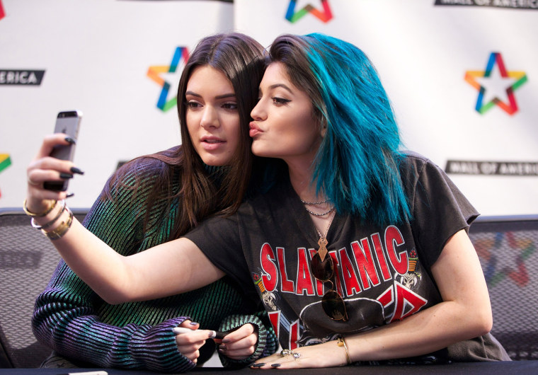 Image: Kendall And Kylie Jenner Sign Copies Of \"Rebels: City Of Indra\"