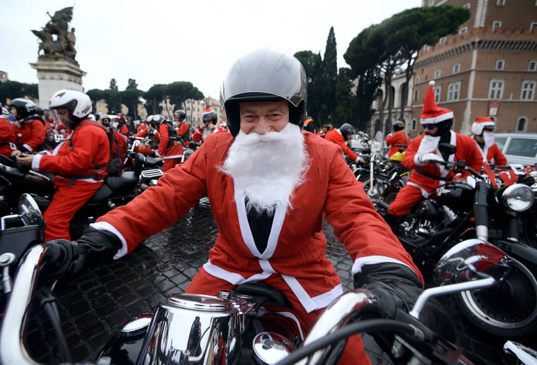 Image: ITALY-CHRISTMAS-MOTORCYCLING