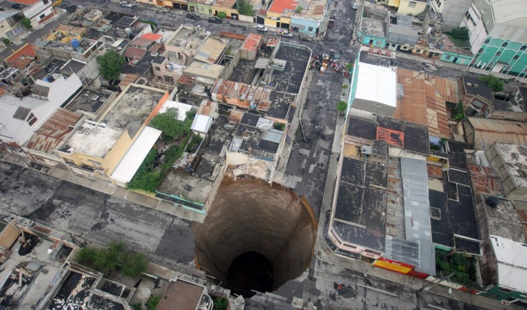 Image: Sinkhole in Guatemala City
