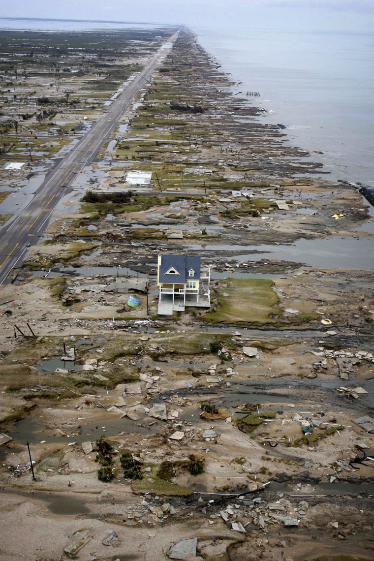 Coastal Texas Faces Heavy Damage After Hurricane Ike