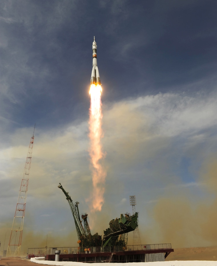 Soyuz TMA-15 Launches In Kazakhstan