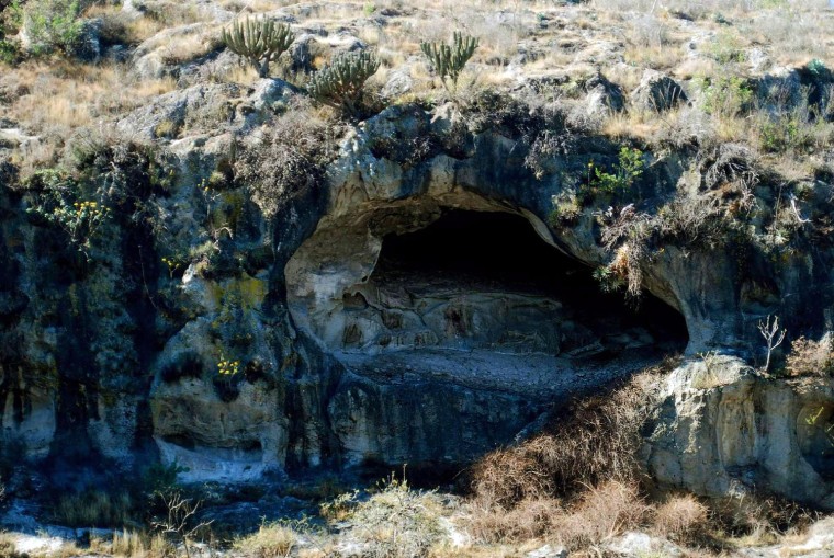 Image: Prehistoric caves of Yagul and Mitla in the Central Valley of Oaxaca (Mexico)