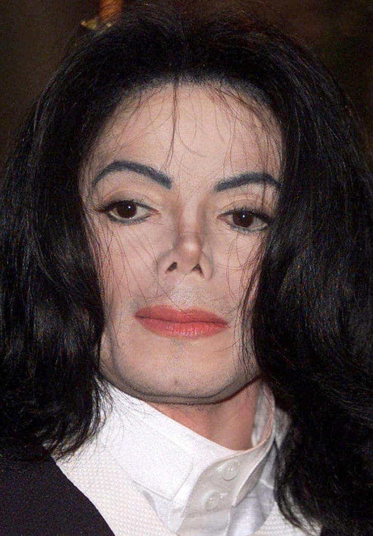 Майкл Джексон скончался