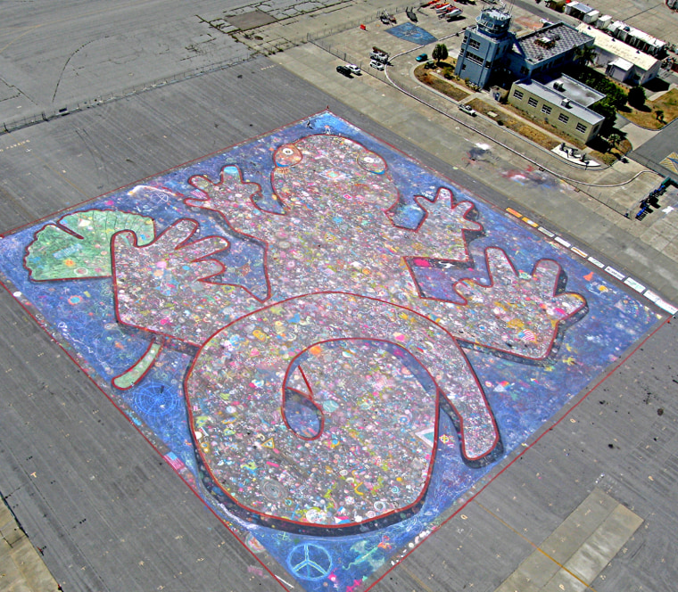 Largest chalk pavement art
The largest chalk pavement art measured 8,361.31 m (90,000 ft) and was created by 5,678 children from schools in Alameda, California, USA, for the Kids' Chalk Art Project between 27 May and 7 June 2008.