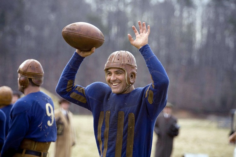 Leatherheads
Oscar winners George Clooney and Renée Zellweger match wits in \"Leatherheads,\" a rapid-fire romantic comedy set against the backdrop of America's pro-football league in 1925. 2008