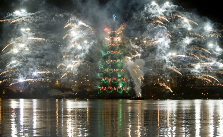 Image: Fireworks light the biggest floating Chr