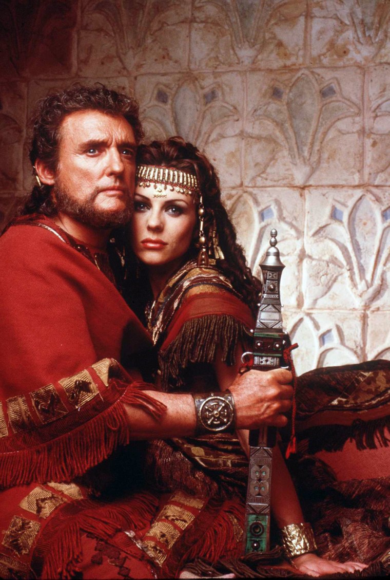 Elizabeth Hurley And Dennis Hopper Star In The New Movie Samson And DelIIah