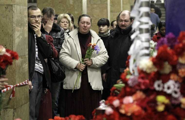 Moscow Mourns After Deadly Subway Blast 0756