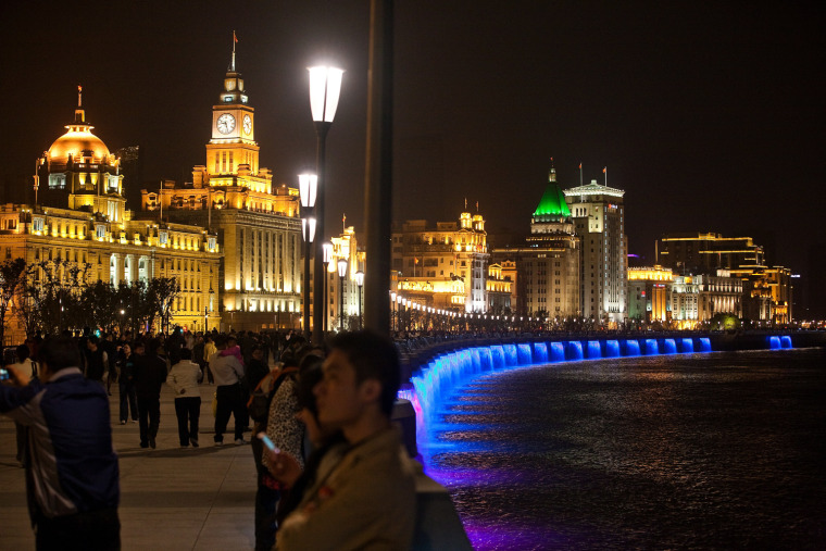 Image: 2010 World Expo in Shanghai - Along the Bund