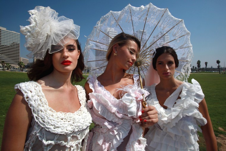 Flushing Brides - Israeli Models Wear Toilet Paper Wedding Dresses