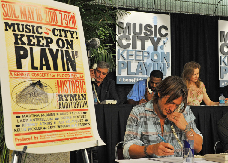 Image: \"Music City Keep On Playin'\" Benefit Concert - Phone Bank