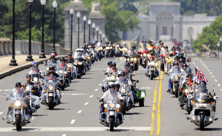 Image: The first wave of thousands of motorcycle riders take part in the annual Rolling Thunder demonstration in Washington