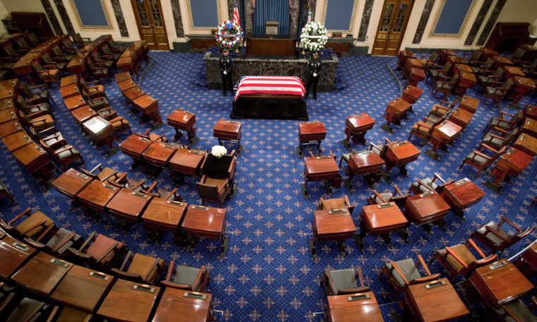 Image: Sen. Robert Byrd lies in repose at U.S. Capitol