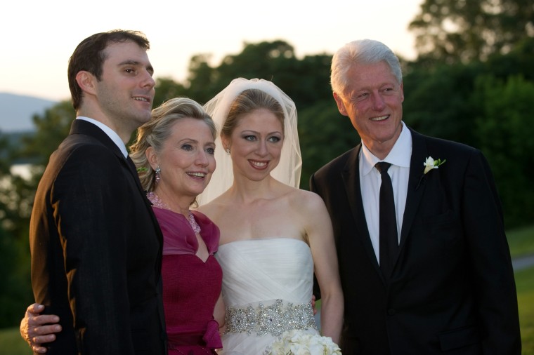 Image: IT'S OFFICIAL: CHELSEA CLINTON TIES THE KNOT