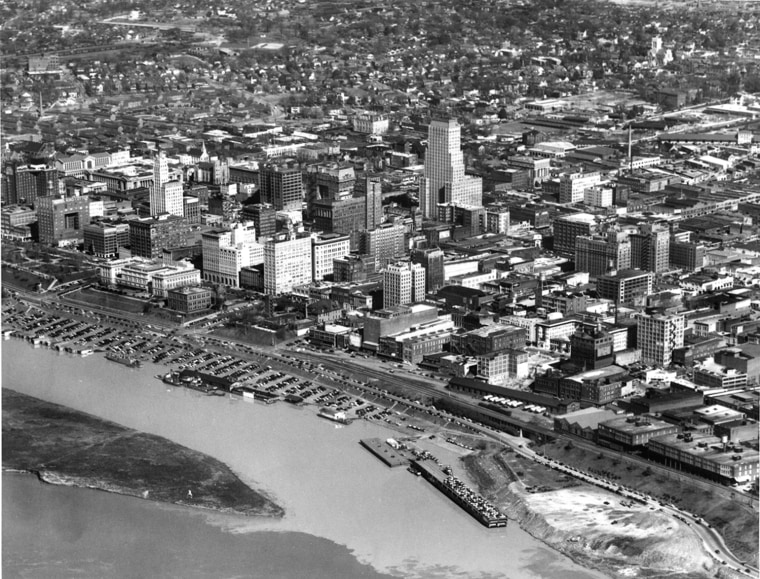Aerial view of downtown Memphis 1951
Photo by Robert W. Dye